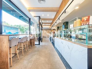Traspàs Local Comercial a Nou Moles. Traspaso de negocio de hostelería en pleno funcionamiento