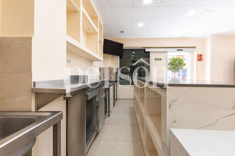 Foto c16303c9-a889-4819-a0a8-e1a622acc5e5. Local comercial a La Raïosa Valencia