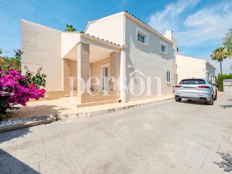 Foto ad0d3e67-a6cb-41a3-a459-73d106fe8ddd. Casa amb calefacció aparcament piscina a Torre en Conill-Cumbres de San Antonio Bétera