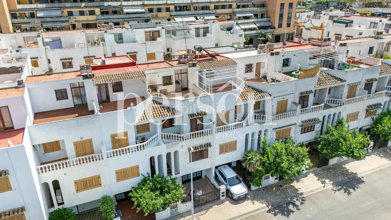 Foto 06f2dd4e-a29c-4a94-86d6-a755d8762b62. Casa amb aparcament a Catarroja