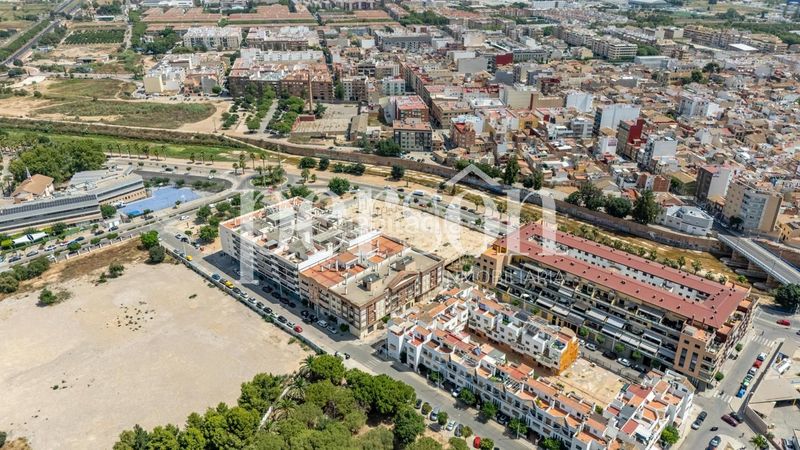 Foto b20aaeb0-a24b-48f6-b9d5-ccd6a39b2bac. Casa amb aparcament a Catarroja