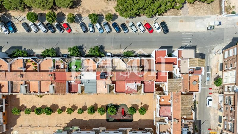 Foto c8947166-c90d-41ec-b9d6-0b2942ccda59. Casa amb aparcament a Catarroja