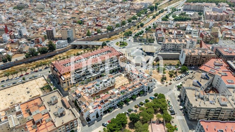 Foto d9847671-601d-49eb-8e6c-e86cfe0f6c4a. Casa amb aparcament a Catarroja