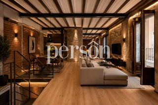 Appartement à El Mercat. Propiedad en venta de planta baja y uno o dos apartamentos  con