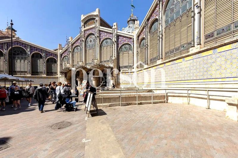 Foto 1b0fd474-b106-40ab-a00c-2a112107e220. Planta baixa a El Mercat Valencia