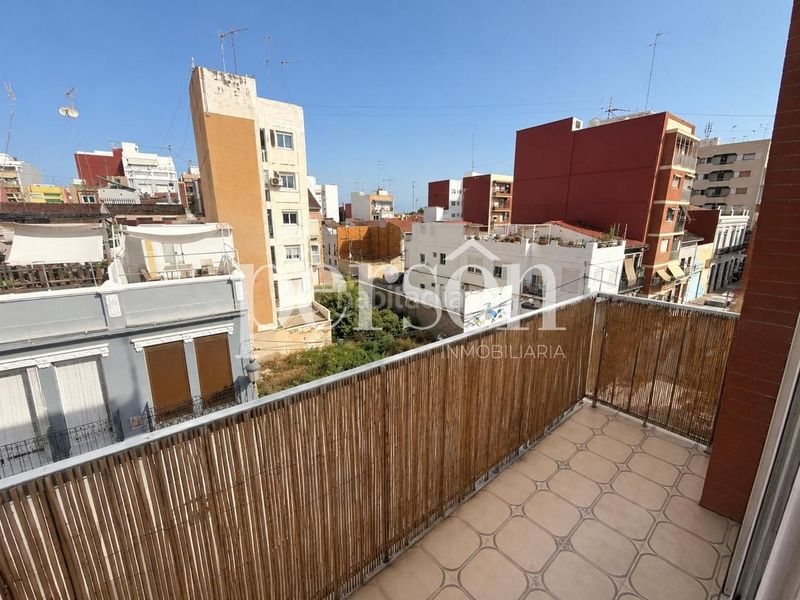 Foto bf0c5db0-83d0-40bc-b3cd-6436e4886cf6. Pis a El Cabanyal-El Canyamelar Valencia