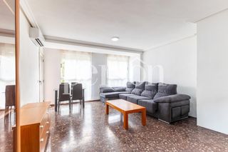 Affitto Appartamento  Calle del maestro atanasio garcia zapater. Amplia y luminosa vivienda amueblada en benetússer