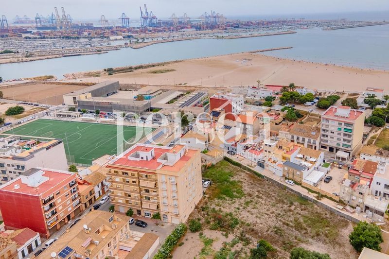 Foto 9149b62f-7146-4762-93f9-a26dd6163ec2. Casa amb aparcament a Pinedo Valencia