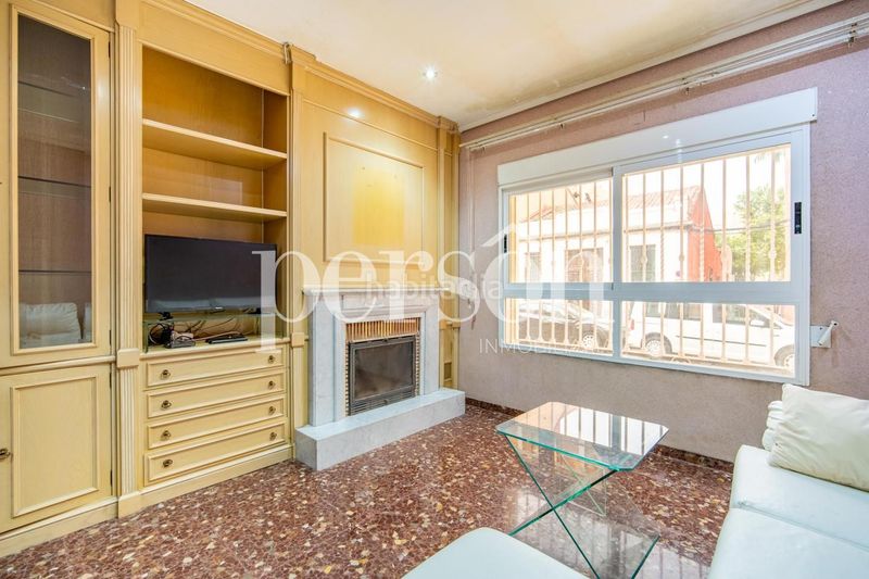 Foto a878f34c-f8fc-4870-899e-14e8dc27700d. Casa amb aparcament a Pinedo Valencia