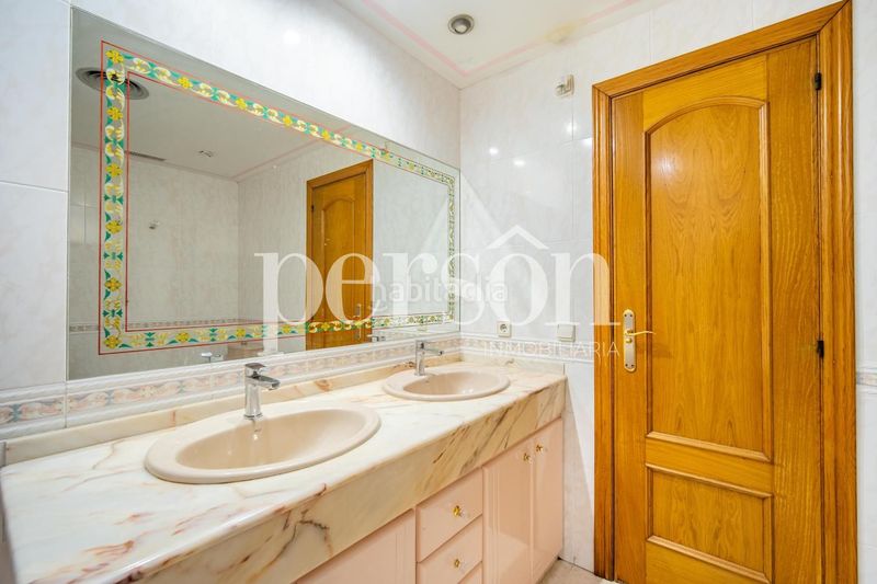 Foto bfbf46b4-0e31-49af-8cd6-53a3ff571d8d. Casa amb aparcament a Pinedo Valencia