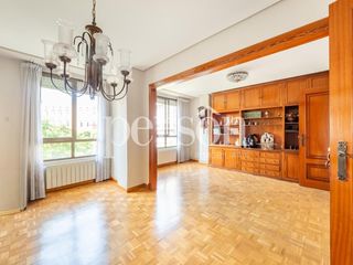 Etagenwohnung in La Petxina. Vivienda exterior en zona de la petxina