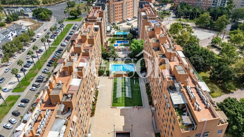 Foto af24e626-3e7b-4cb9-b59b-64d8bfce80bc. Àtic amb aparcament a Nou Benicalap Valencia