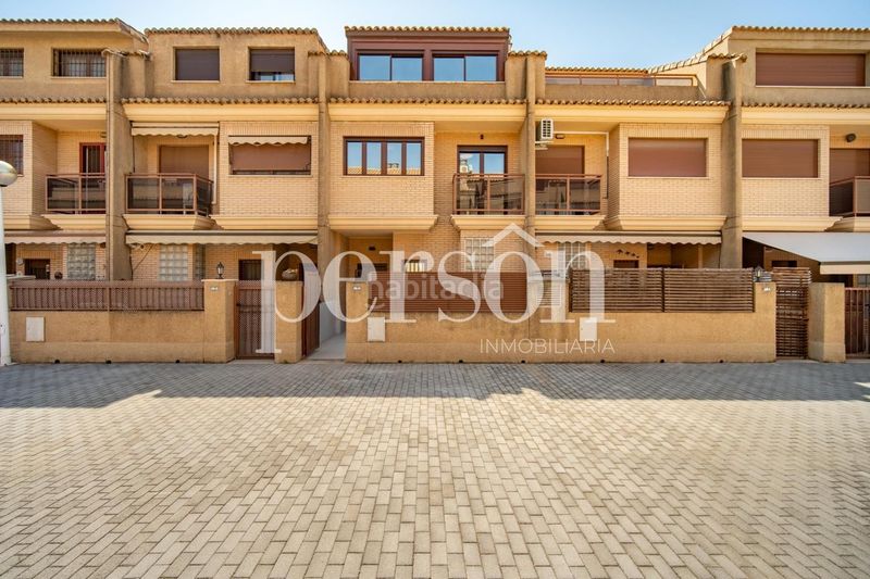 Foto 528f2ce5-807c-45bb-895a-fb700eef8641. Casa a Beniferri Valencia