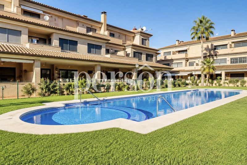 Foto f0964c13-e1a4-4d35-b612-c9b2673397f9. Casa a Beniferri Valencia