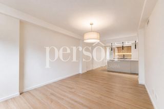 Pis  Calle dels gremis. Vivienda reformada a estrenar junto al metro de san isidro