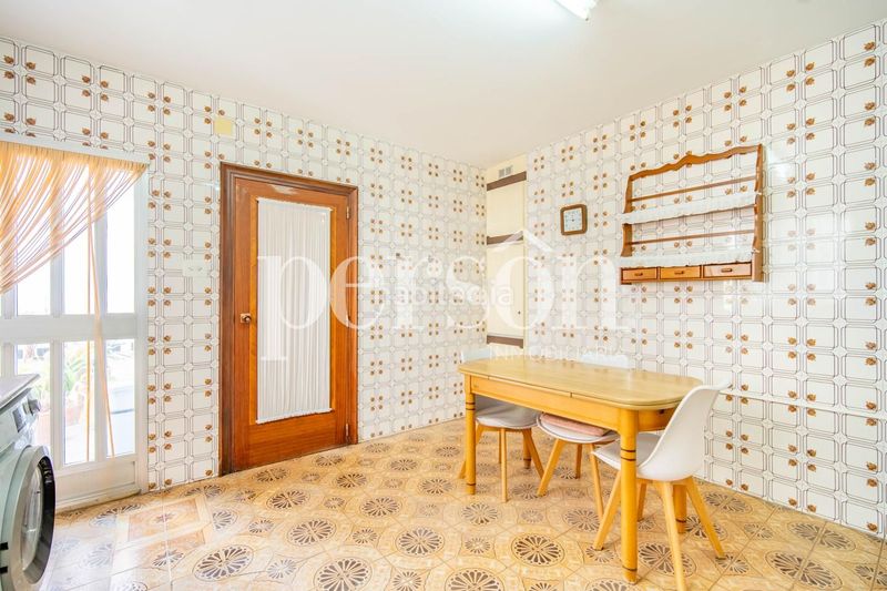 Foto eace0f7a-503d-4c9c-bf78-fa6f65d501a8. Planta baixa a Centro Ciudad Paterna