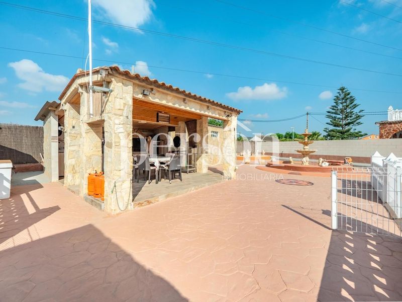Foto 442d0fb8-d2da-4e98-8d32-4c897a0a6d75. Casa amb aparcament piscina a Polígono del Aeropuerto Manises