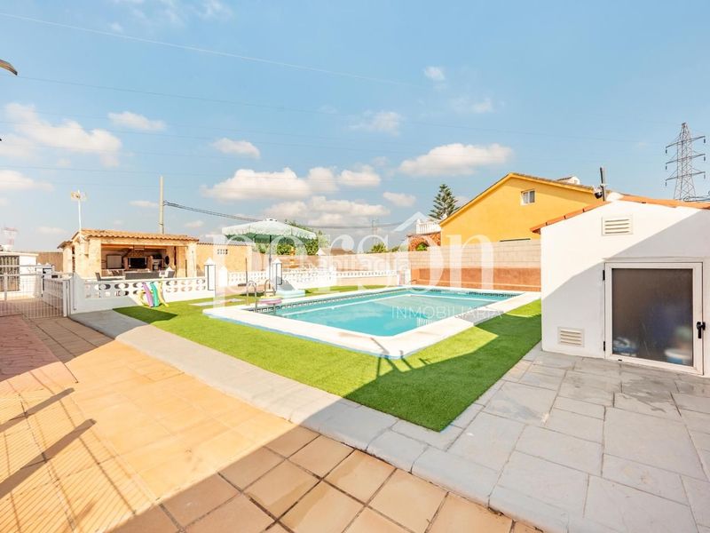 Foto 694a4b73-99ba-4811-9b6e-1df662f5b072. Casa amb aparcament piscina a Polígono del Aeropuerto Manises