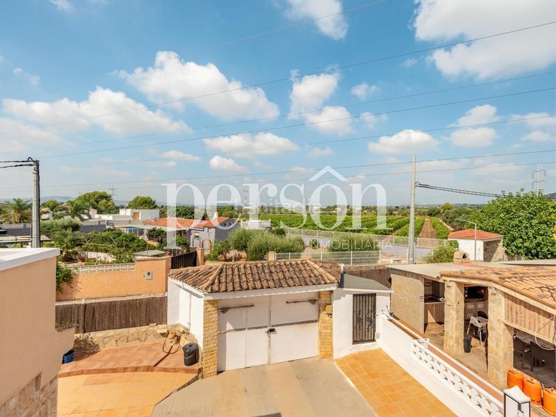 Foto ddd35814-15f6-4172-9960-82cbde4494fb. Casa amb aparcament piscina a Polígono del Aeropuerto Manises