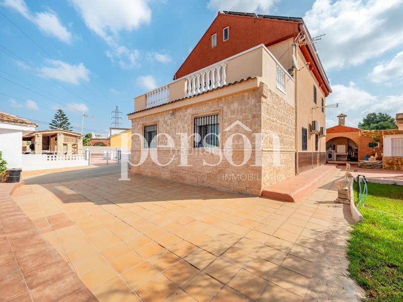 Foto e4c3d19b-b88d-471c-8f11-b77a7cd76603. Casa amb aparcament piscina a Polígono del Aeropuerto Manises