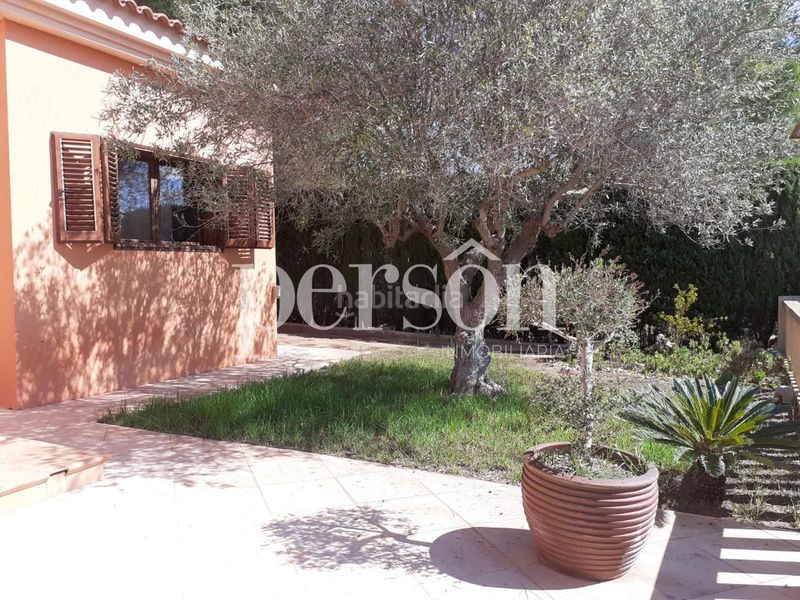 Foto c4b63959-cf43-4e3b-83b1-6d712065a068. Casa amb piscina a Monserrat