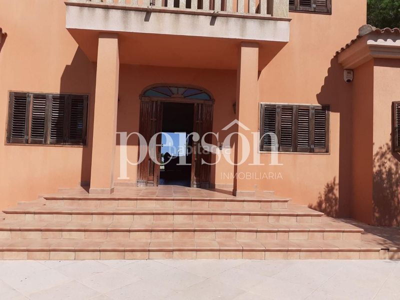 Foto c8c59495-ae37-4087-9136-8bfd942f89fc. Casa amb piscina a Monserrat