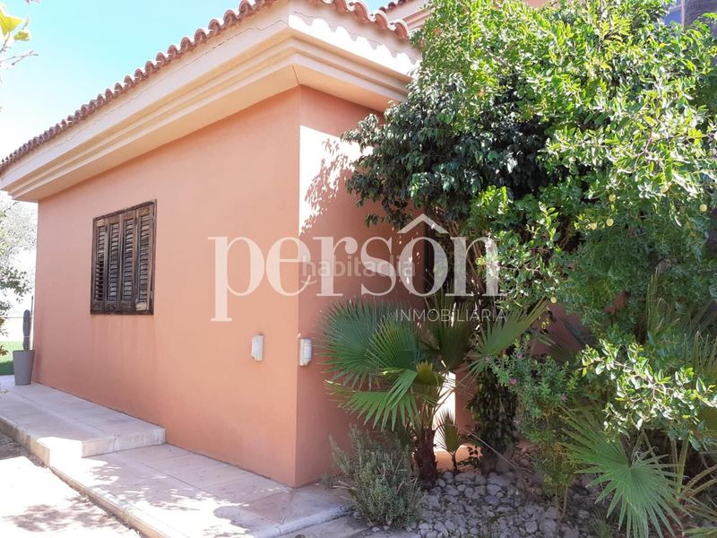 Foto f95ddba7-7919-46a8-9052-634f4289cbde. Casa amb piscina a Monserrat