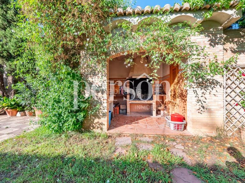 Foto dca68dd4-e0bd-49f9-b2b6-dc030734f760. Casa amb piscina a La Conarda-Montesano Bétera