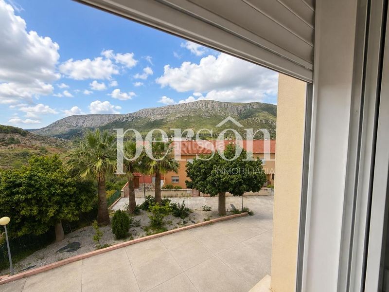 Foto eba8fa6a-e9ac-422e-8c8d-b31ec9ad2d7f. Casa adossada amb aparcament a Bugarra