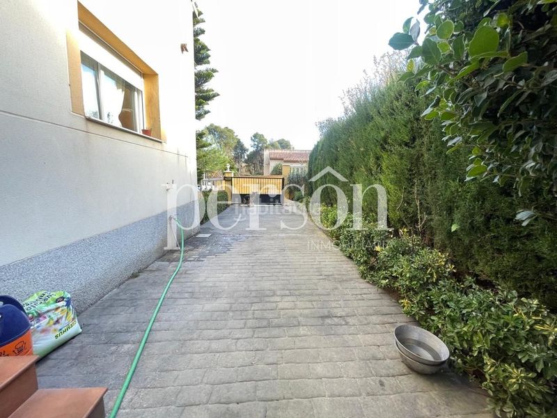 Foto 123f2352-db99-4b3b-955d-e32d365bded0. Casa amb piscina a Godelleta