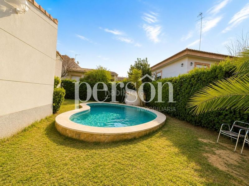 Foto 561a220b-8fcf-4e36-9bdc-5048c4455025. Casa amb piscina a Godelleta
