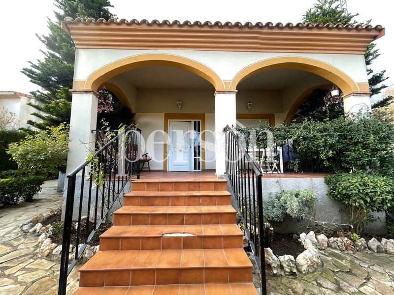Foto b5841786-96e0-4d53-8535-98916c4b64df. Casa amb piscina a Godelleta