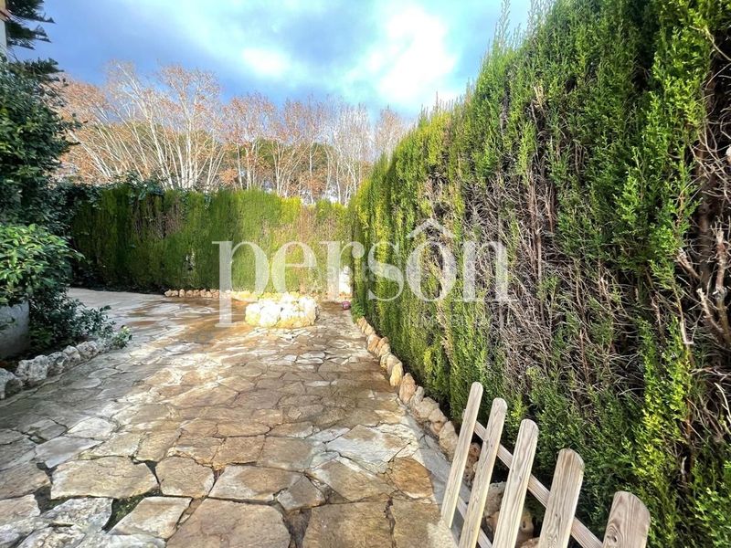Foto edc8e118-d4f8-43df-b487-05eca2047d7e. Casa amb piscina a Godelleta