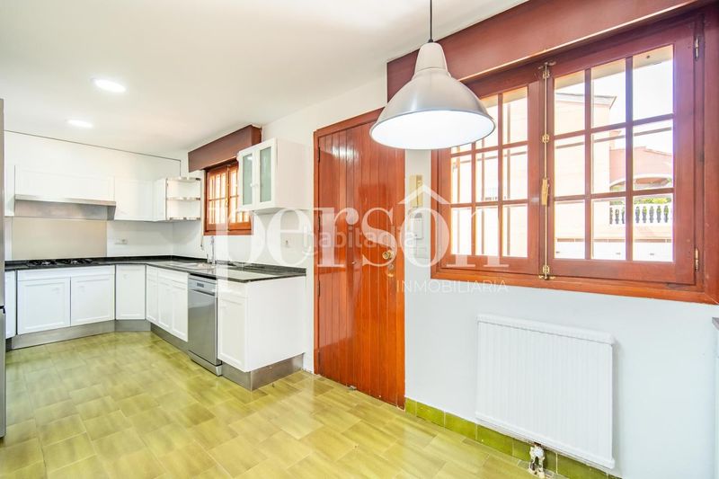 Foto 95b7c011-ab92-432e-a3a4-3691635d044b. Lloguer casa adossada amb calefacció aparcament a Rocafort