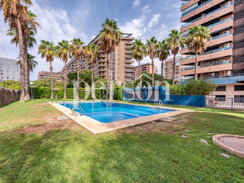 Foto a3f5f57b-fe0b-43a8-b27a-4eac5477f27c. Pis amb aparcament piscina a Penya-Roja - Avda. Francia Valencia