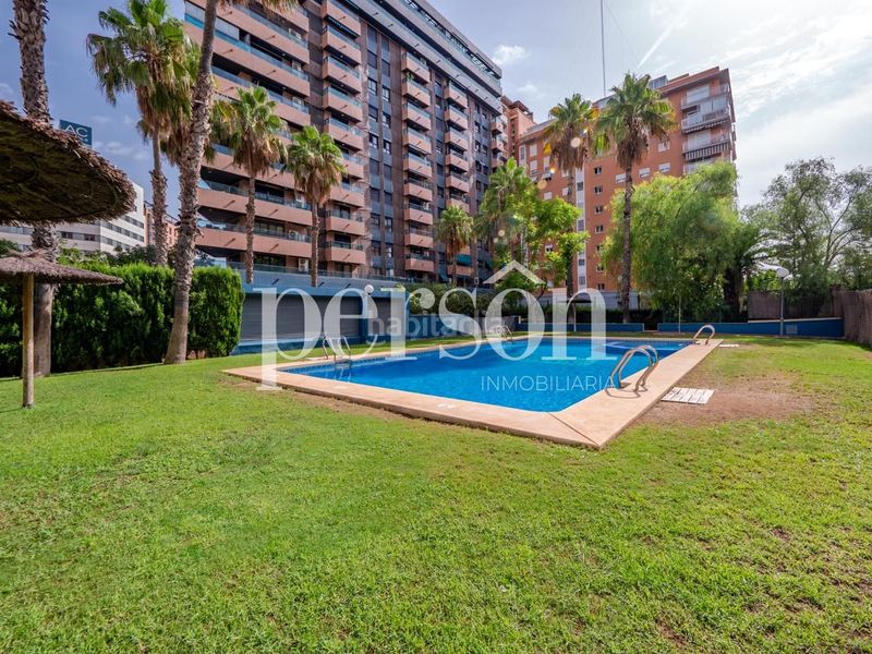 Foto bcd13ac0-8d57-415a-8a83-09890e8fec74. Pis amb aparcament piscina a Penya-Roja - Avda. Francia Valencia