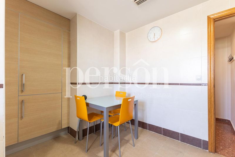 Foto 76f4da5d-253d-4f27-8703-c30fa64a8871. Location duplex avec parking dans Alameda Park Manises