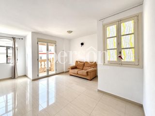 Miete Etagenwohnung in La Petxina. Luminoso piso en san josé de la montaña