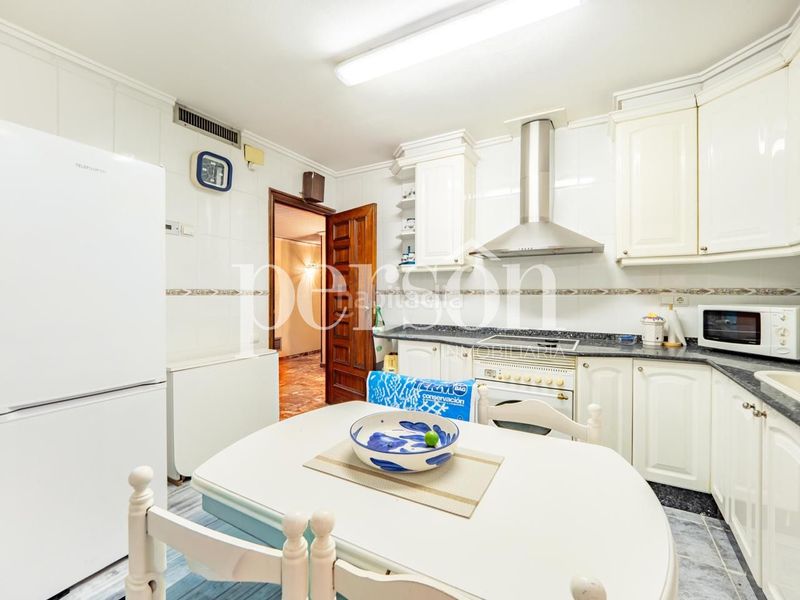 Foto 5a6bcf3c-453f-4c74-a41b-cf2fc7dc15af. Piso amplia vivienda de 215 m en La Petxina una oportunidad única en Valencia