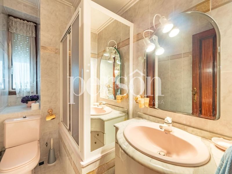 Foto d960a857-ac65-457a-aae1-8b897d8e3c42. Piso amplia vivienda de 215 m en La Petxina una oportunidad única en Valencia