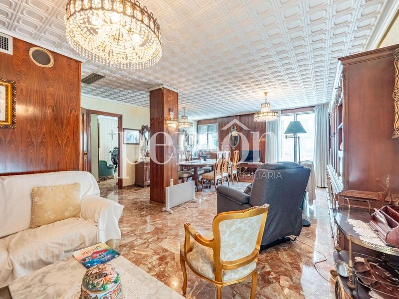 Foto f029d9c9-697f-4109-9a6f-d9437420d47a. Piso amplia vivienda de 215 m en La Petxina una oportunidad única en Valencia
