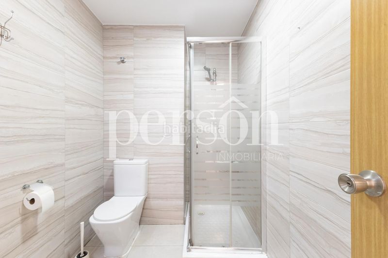 Foto 2ce84105-bd5a-49b2-8c62-0db8a973cddf. Edificio  completo de 3 plantas local en venta junto a plaza españa gran potencial de inversión en Valencia