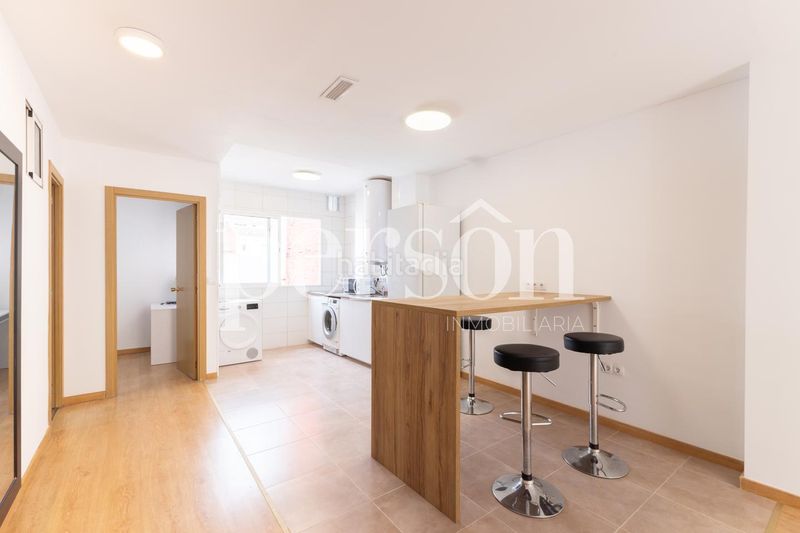 Foto 7f7d6ec0-edae-4310-96a7-938d7cf95b96. Edificio  completo de 3 plantas local en venta junto a plaza españa gran potencial de inversión en Valencia