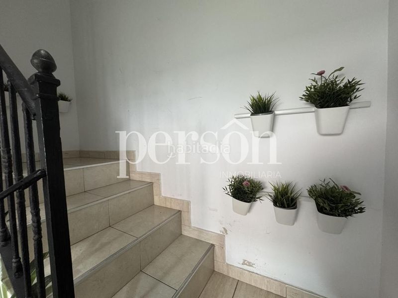 Foto d71f706e-30f4-442a-b5b9-542a9682886e. Edificio  completo de 3 plantas local en venta junto a plaza españa gran potencial de inversión en Valencia