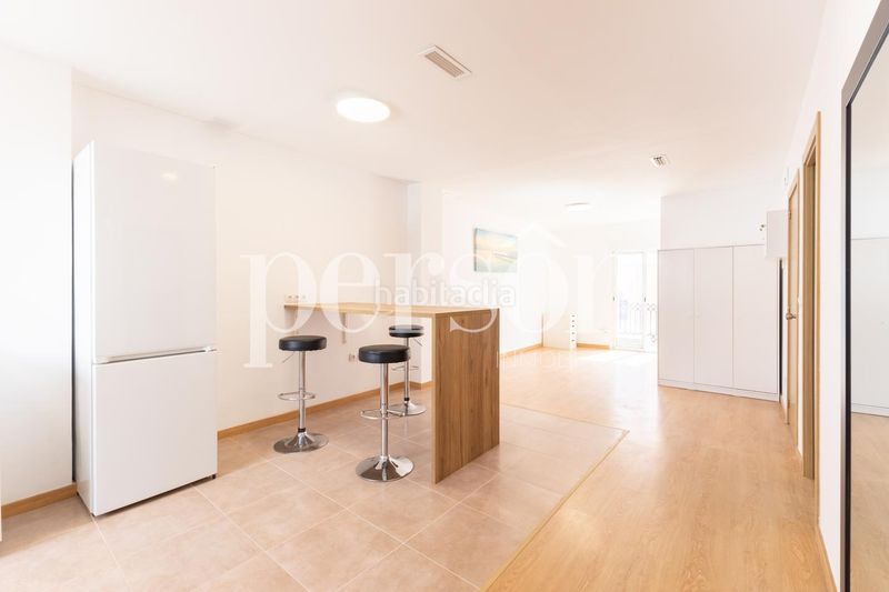 Foto ee1e3460-2114-4e81-829b-d9f25e89942f. Edificio  completo de 3 plantas local en venta junto a plaza españa gran potencial de inversión en Valencia
