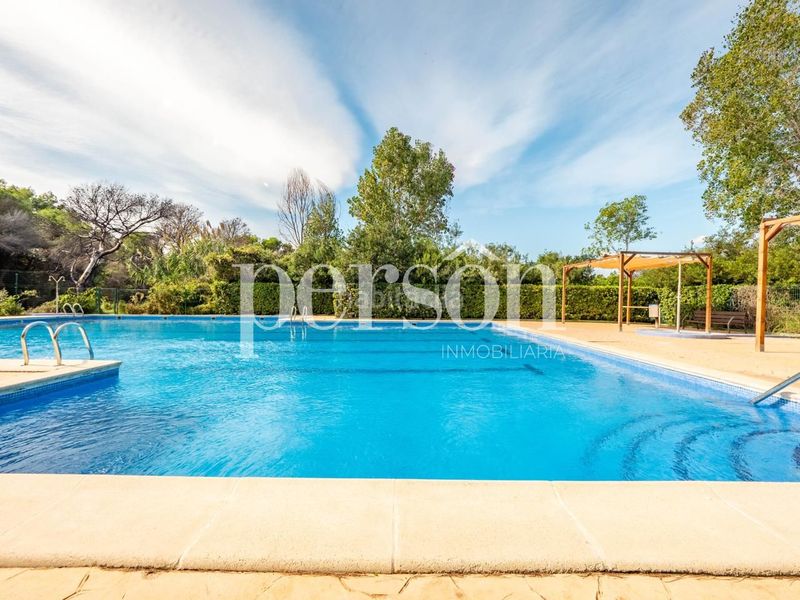 Foto f5a412f8-e7a8-4cfb-8fa4-f0a9a3176bfd. Pis amb aparcament piscina a El Saler Valencia