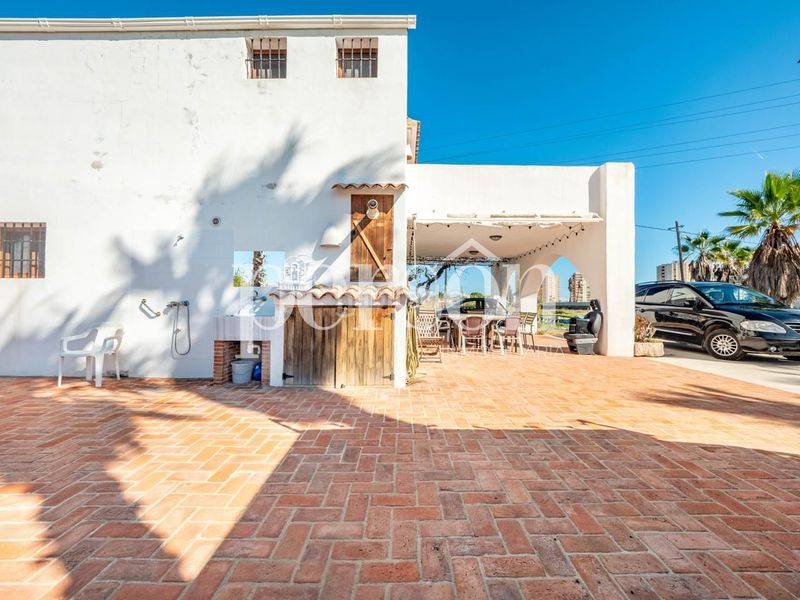 Foto d86e1cff-52ac-4057-b624-0f597d4ed231. Casa amb aparcament a Bega de Mar Sueca