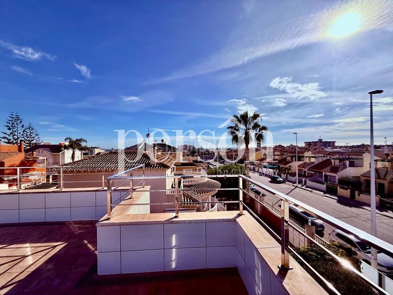 Foto bb7828e3-7866-496b-b5d1-f7a43c74249e. Xalet amb calefacció aparcament piscina a La Zenia Orihuela