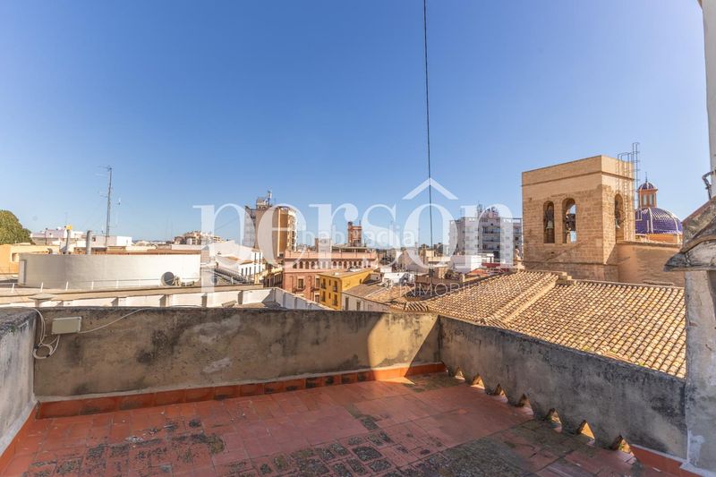 Foto 0195ac34-4b85-4d3a-bddc-326814a4e001. Edificio  de gran potencial con terraza en Valencia