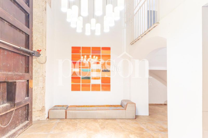 Foto 5846f821-b719-4620-83e7-35ae80c718f4. Edificio  de gran potencial con terraza en Valencia